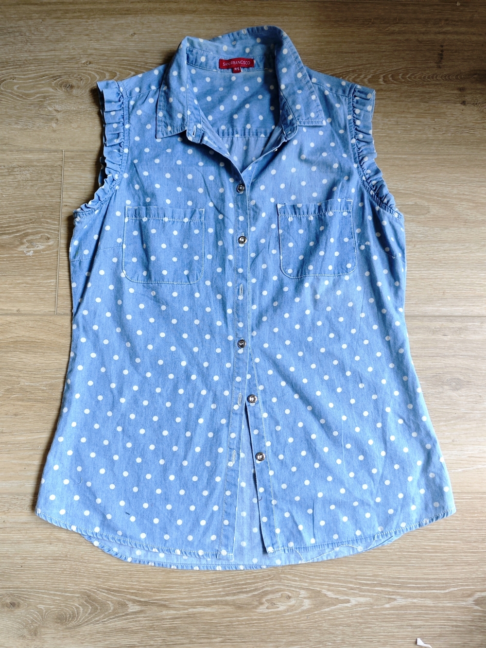 Retro San Francisco Denim Polka Dot Sleeveless Button-Down Top